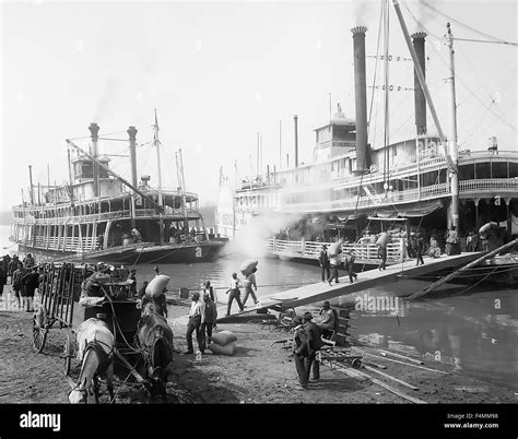 Steam boat mississippi river hi-res stock photography and images - Alamy