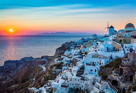 Iconic sunset in the town of Oia on the … – License image – 71105207 ...