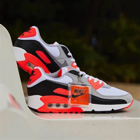 Nike Air Max III "Infrared" - Sneakers.fr