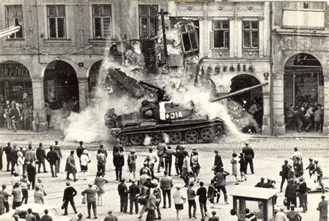 Soviet tank rams into a building - Warsaw Pact invasion in Czechoslovakia, 1968 [1193x803 ...