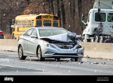 Car crash accident on highway at day nobody traffic Stock Photo - Alamy