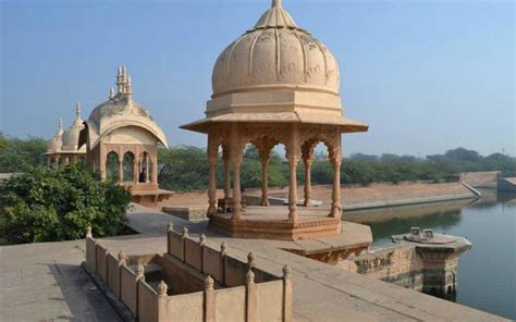 Kusum Sarovar Mathura, Tomb of Maharaja Surajmal, History