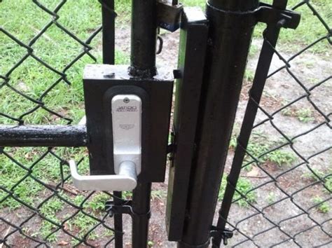 chain link fence gate latch lock 2 (With images) | Chain fence, Chain link fence gate, Goat house