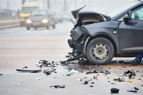 Head-On Collision Injuries Need Lawyer? | Gary Martin Hays & Associates