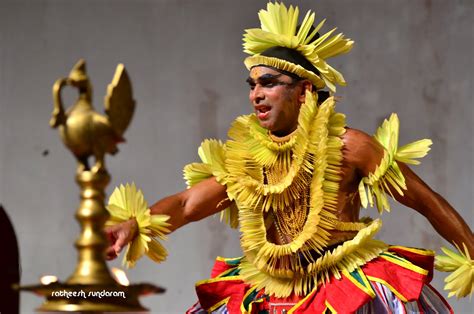 A View to Click !!!: Seethankan Thullal - A semi-classical dance form ...