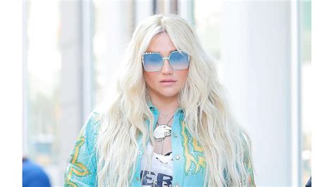 Kesha praised for Grammy performance - 8days