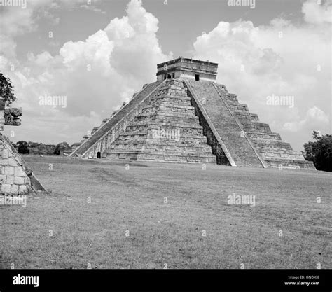 Mayan culture Black and White Stock Photos & Images - Alamy