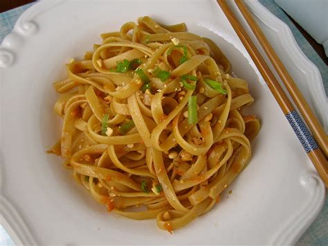 Stephanie Cooks: Spicy Thai Noodles