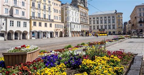 Linz: Castle Museum and Old Town Highlights Private Tour | GetYourGuide