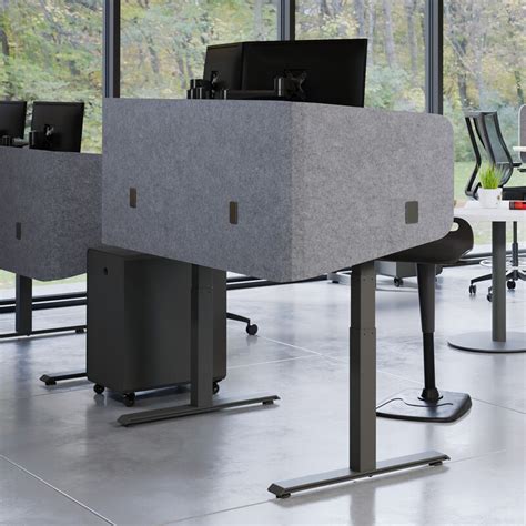 Privacy Desk Surround 60 | Privacy in an Open Office | Vari®