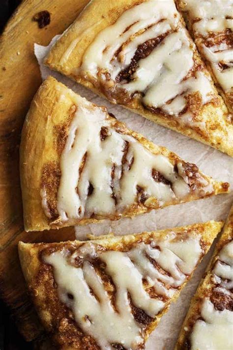 Cinnamon Roll Dessert Pizza | The Recipe Critic