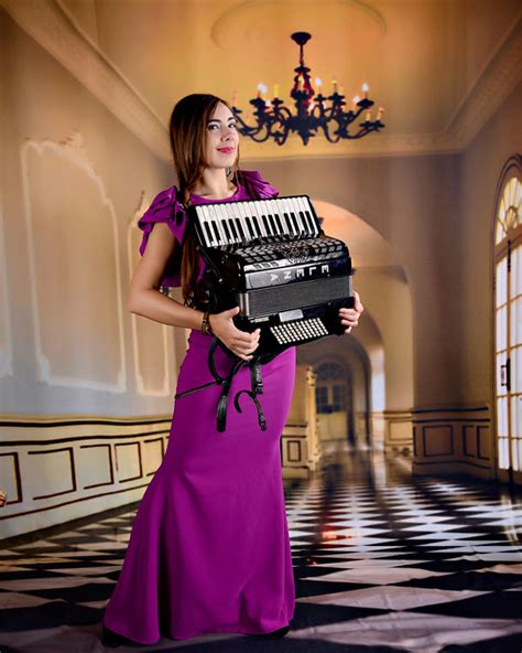 Book Female Accordionist – Accordion Stage Show | Moscow Russia