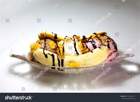 Banana Splits Isolated White Background Stock Photo 1732696271 | Shutterstock