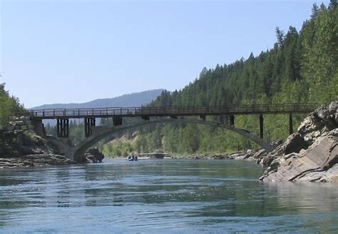 The Pandemic Roadtrip - Rafting the Flathead River