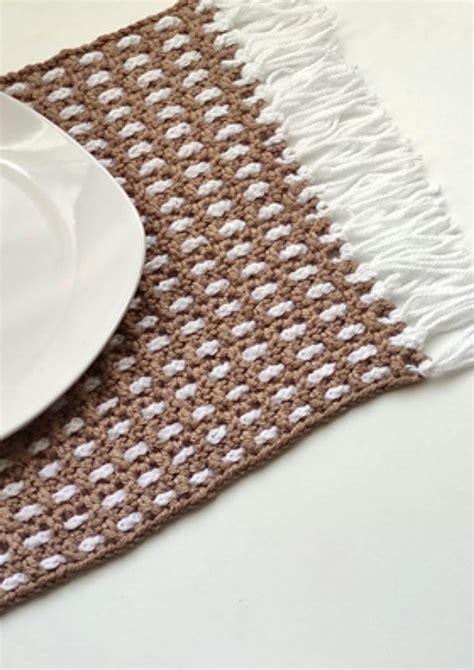 Easy and fast crochet placemat patterns - Fosbas Designs