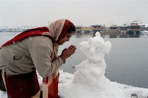 These Photos From Yesterday, Showing Srinagar’s First Snowfall Of The Season Are Just ...