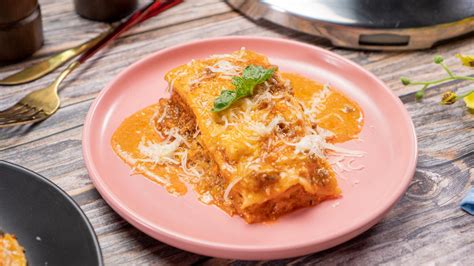 Just-Like Carrabba's Lasagna Recipe - Recipes.net