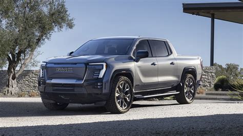 The GMC Sierra EV has 754bhp and *might* do 400 miles on a charge | Top Gear