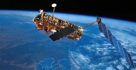 Dead satellites pose 'very big danger' to Earth - TechCentral