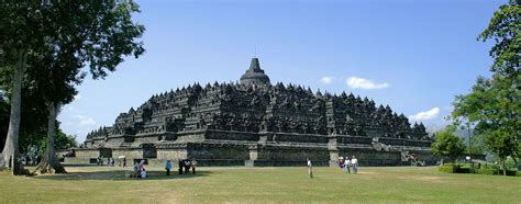 Mengenal Candi Borobudur dan Sejarahnya - KitaCerdas.com