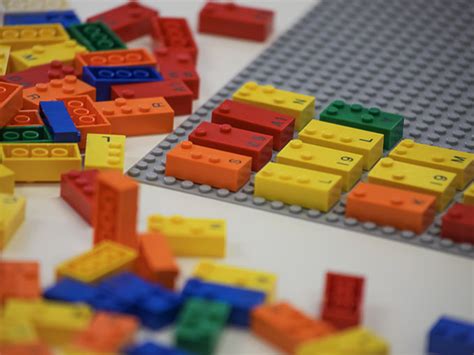 Kidscreen » Archive » LEGO unveils braille bricks kit