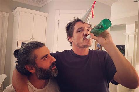 Poe and Mando! Star Wars' Pedro Pascal and Oscar Isaac Ring in the New Year Together | Oscar ...