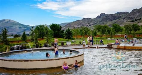 Yellowstone Hot Springs - Natural Hot Spring In Gardiner Montana