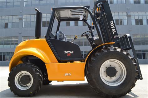 Total Forklift | Rough Terrain Forklift Series: 2.5t / 3.5t