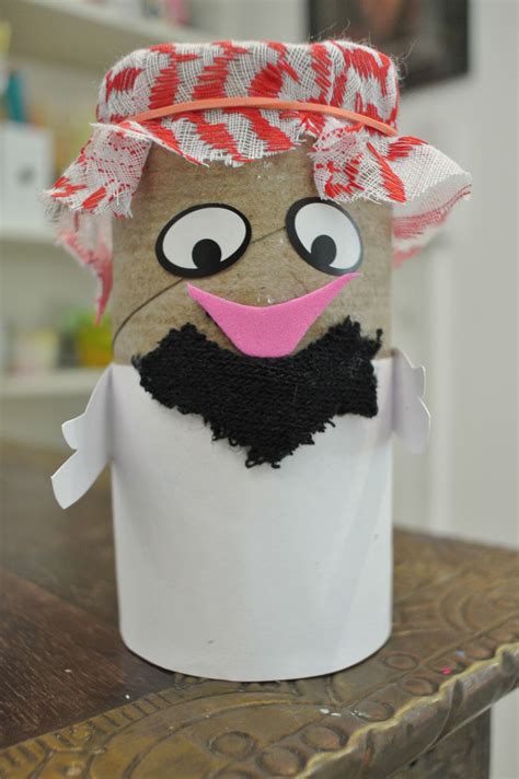 We made this chap to celebrate UAE National Day | Uae national day, Qatar national day, Crafts ...