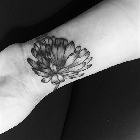 Calendula flower tattoo for the month of October @B.B.TATTOOS on IG | Flower tattoo, Birth ...