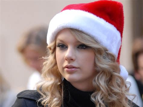 Taylor Swift Christmas Wallpapers - Wallpaper Cave