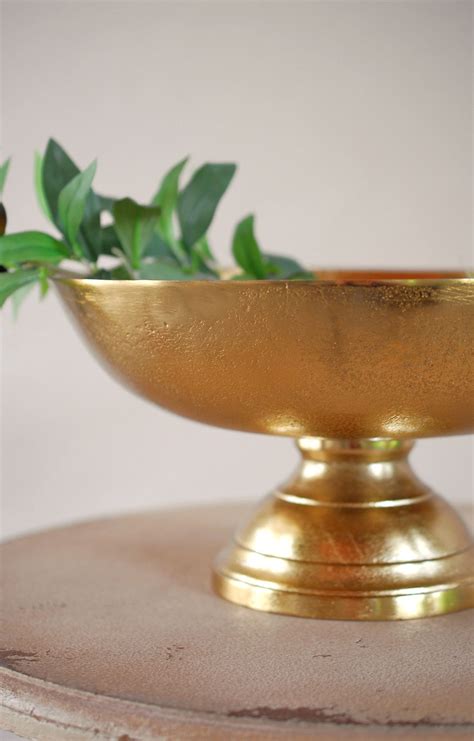 Large gold bowl for a glamorous centerpiece arrangement | Gold bowl, Golden bowl, Candle pedestal