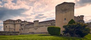 Castillo en un mar de pinares | Castillo de Cuéllar (Segovia… | Flickr