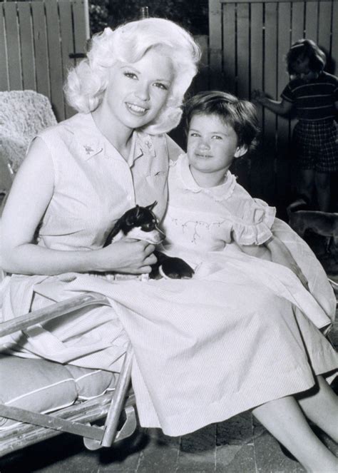 JAYNE MANSFIELD, Daughter JAYNE MARIE and CHIHUAHUA | Jayne mansfield, Jayne marie mansfield ...