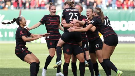 Portland Thorns players, surrounded by controversy not of their doing, deserve full fans ...