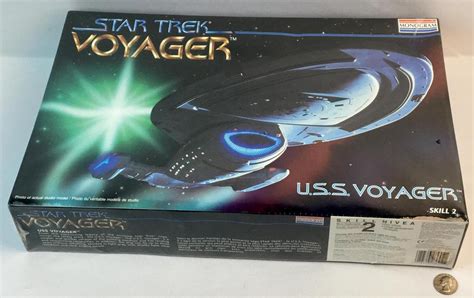 Lot - 1995 Star Trek U.S.S. Voyager Monogram Model Kit SEALED