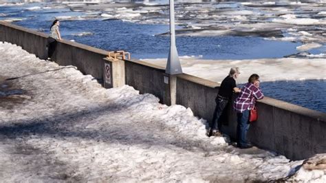 Ice cover in North America’s Great Lakes hits lowest level for 50 years ...