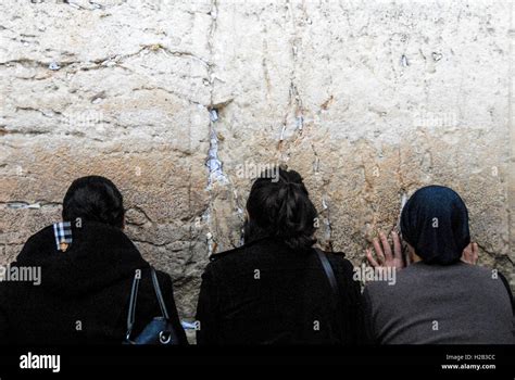 Prayers and notes at the Western Wall, Jerusalem, Israel Stock Photo ...