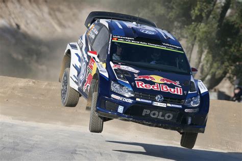 Video: Vw Wrc Rally Drivers Collides With Photographer, Continues Driving!