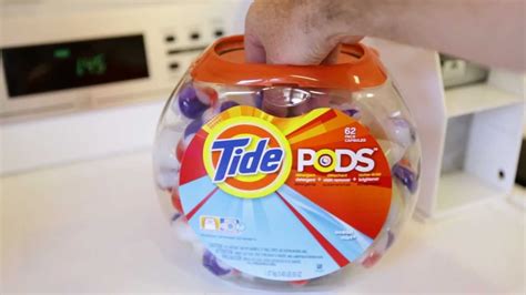 How To Use Tide Pods - YouTube