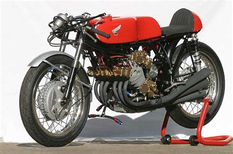 Honda RC166 250cc, Six-Cylinder Grand Prix Motorcycle, shorn of its faring. - #WORKLAD | Cafe ...