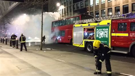 London bus fire March 12 2015 - YouTube