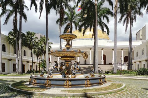 Capitol - Federal Legislative Palace | Caracas from the valley to the sea