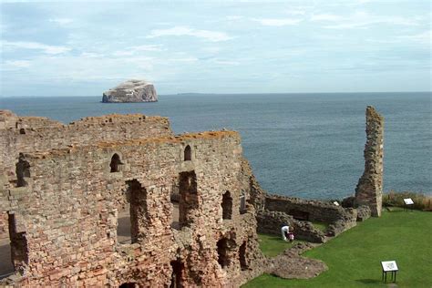 Tantallon Castle - Laura Kalpakian