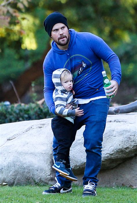 Mike Comrie Spends Time With Luca At The Park | Celeb Baby Laundry