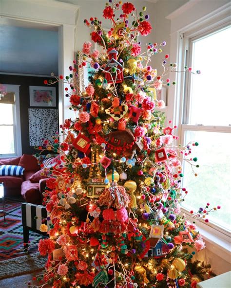 13 Ugly Christmas Tree Designs That Are Both Trendy Yet Tasteful