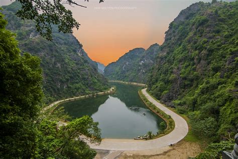 Am Tien Valley | Location:The tourist ecology Trang An, Ninh… | Flickr