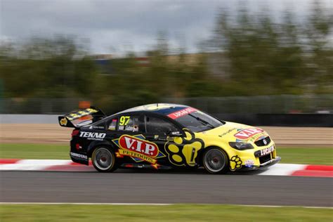 Shane Van Gisbergen takes first V8 Supercars win of 2014 – TouringCarTimes