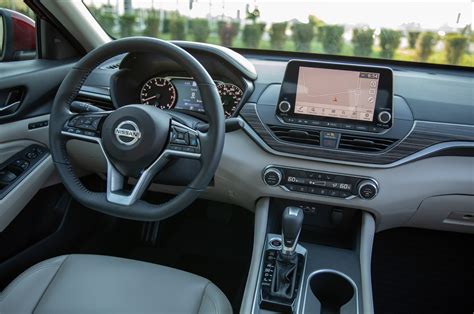 2019 Nissan Altima Edition One interior 2 - Motor Trend en Español