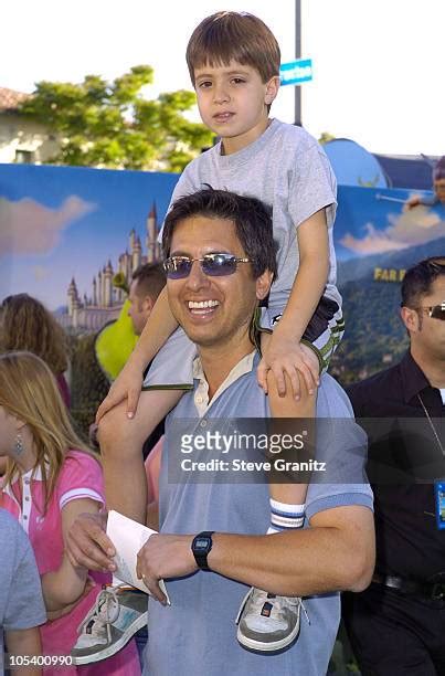 525 Ray Romano Children Stock Photos, High-Res Pictures, and Images - Getty Images